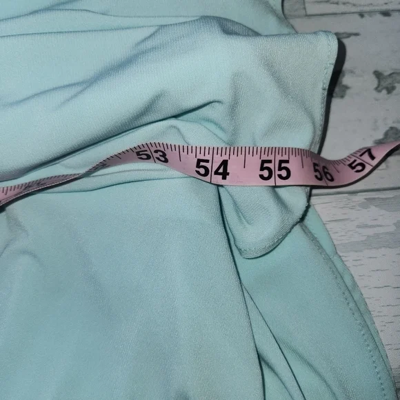 Cachet NWT Glamorous Jeweled Jersey Gown with Cutouts Color Mint Size 2 - Picture 15 of 15